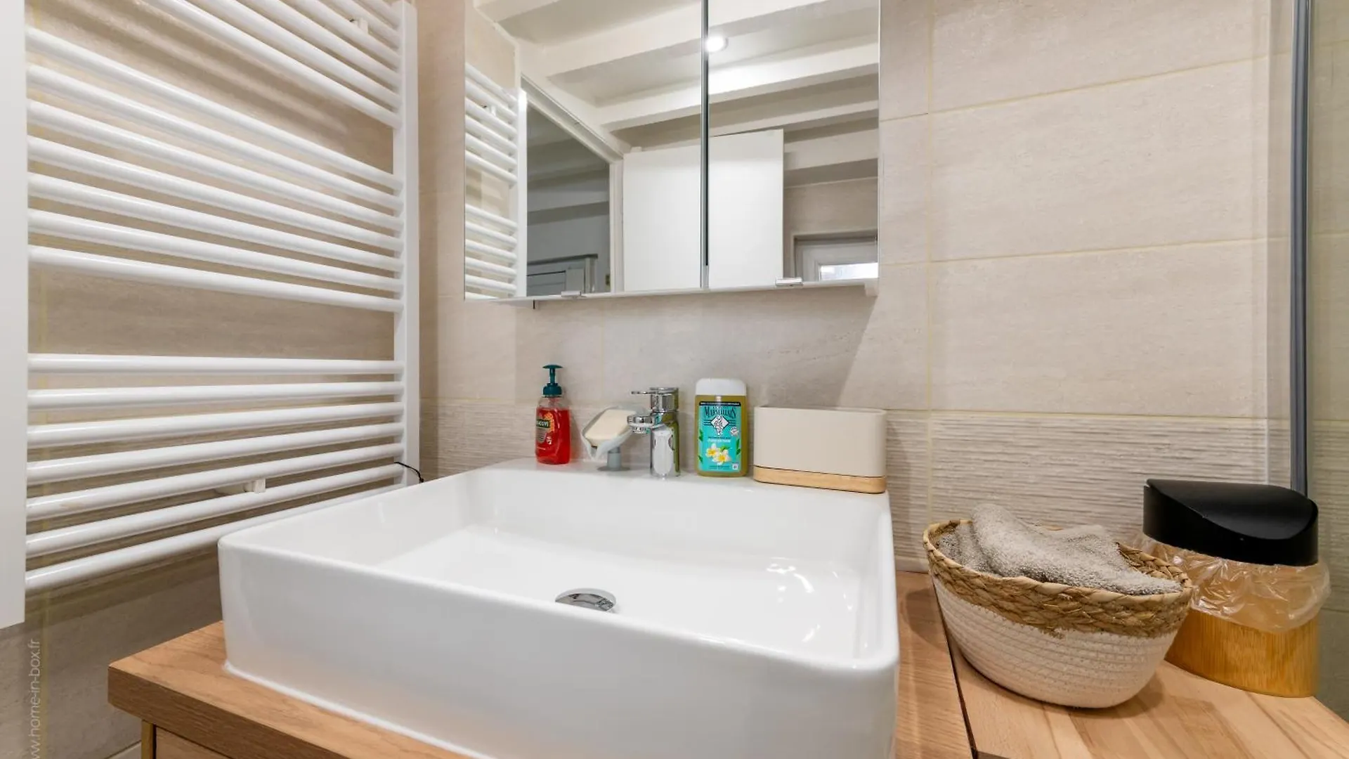 Magnifique Flat Le Belleville - Lumineux - 4 Personnes - Proche Metro Paris Apartment
